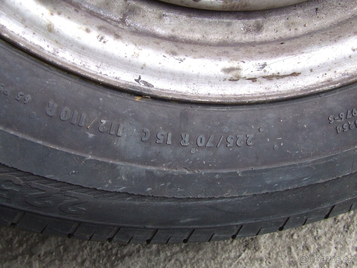 Prodám dvě kola na Transita Mk4-5 - 8