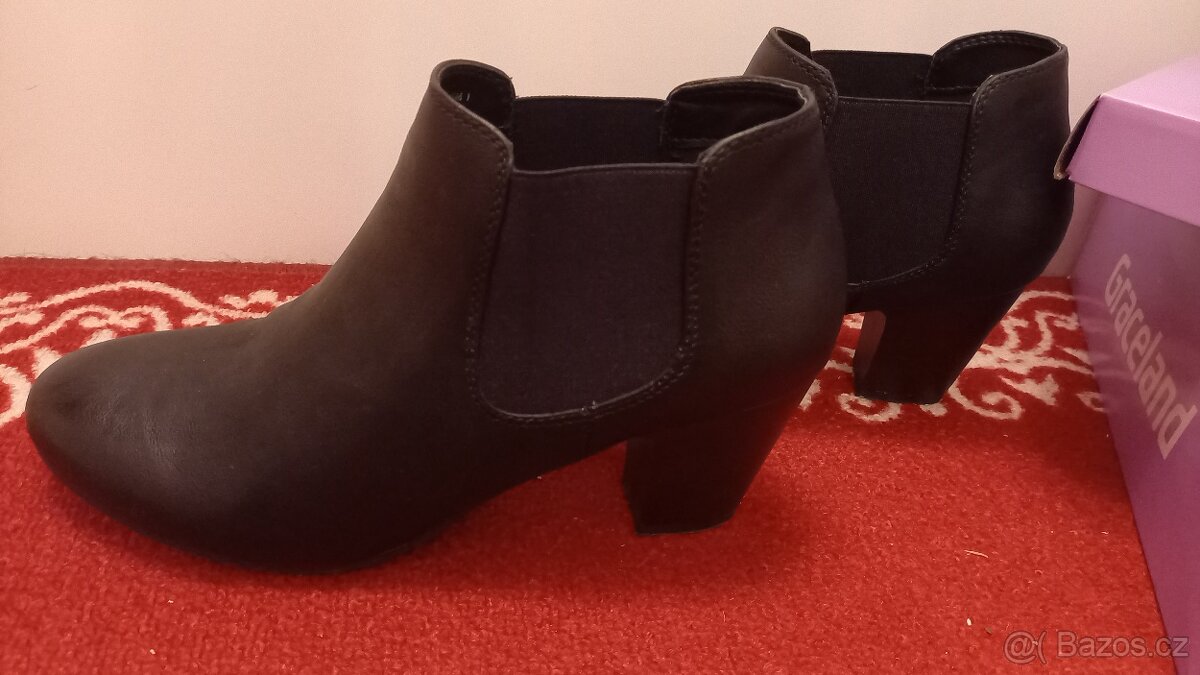 Kotníkové boty - velikost 39 - 8