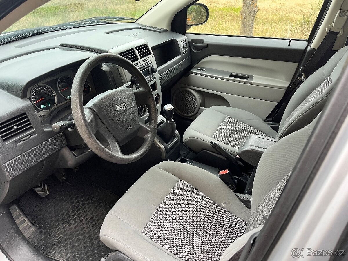 JEEP Compass 2.0 CRD 4x4 rok 2008, 212.000 km - 8