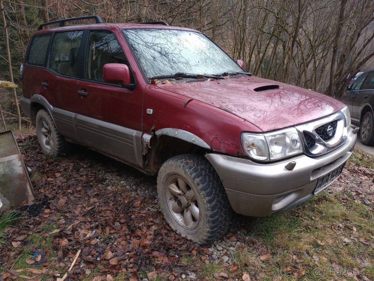 Terrano 2,7 TD automat - 8