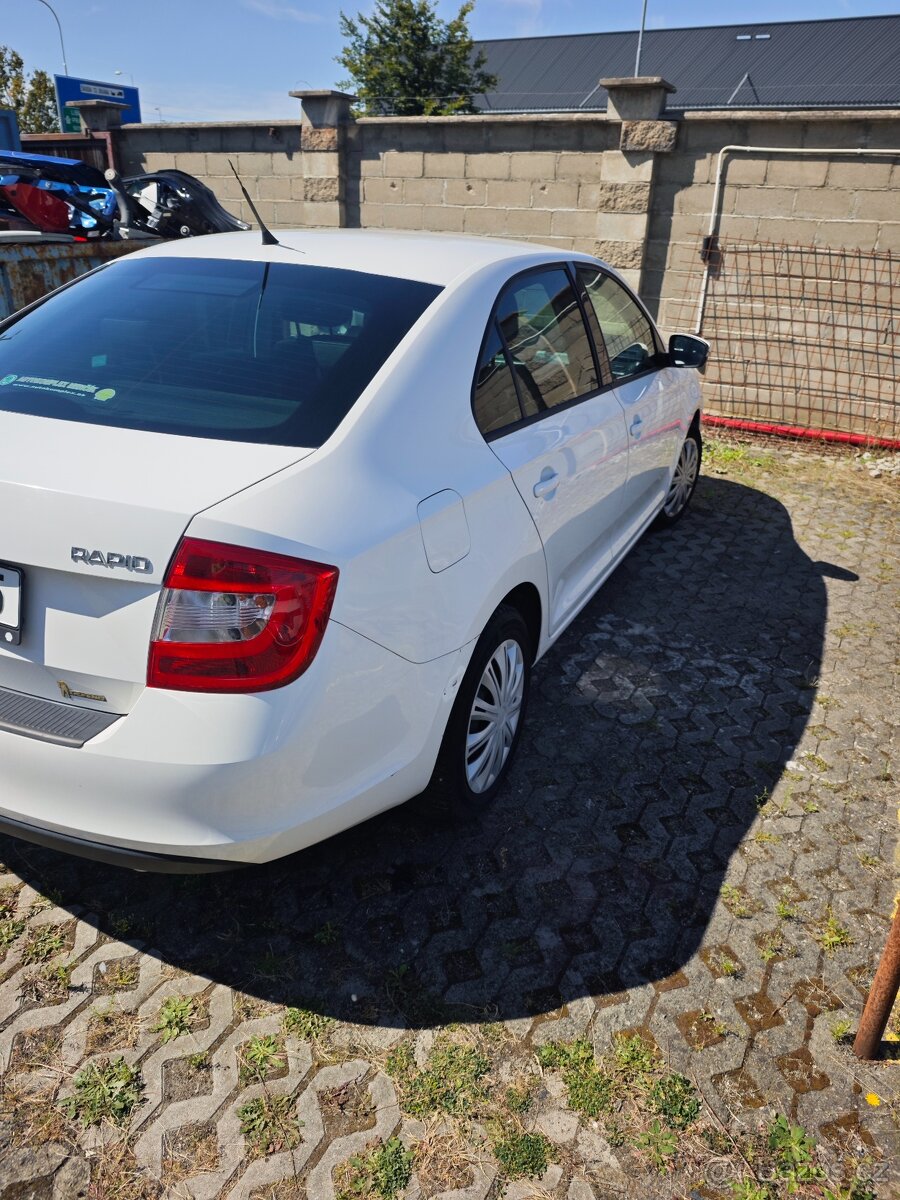 Škoda Rapid 1,6TDI 66kw 2013 152TKM najeto - 8
