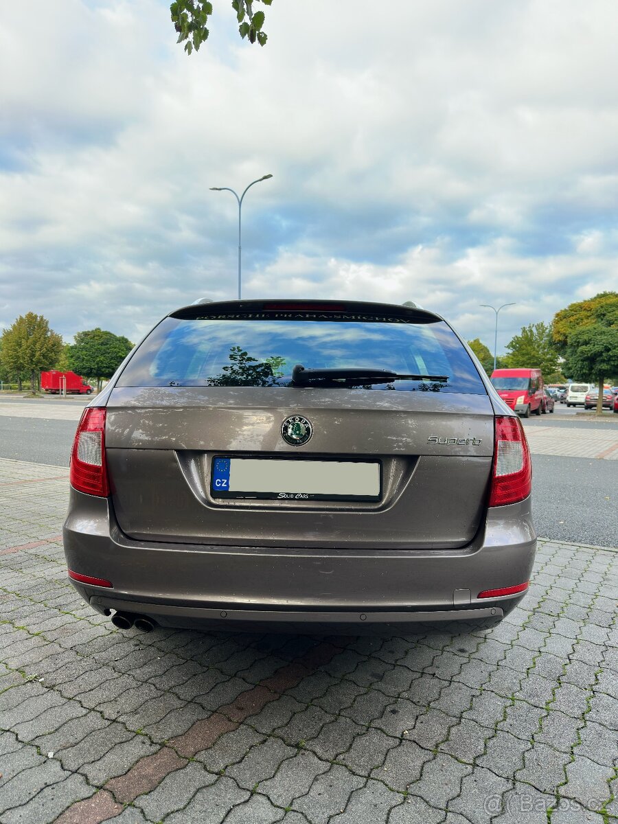 Škoda Superb II 2.0 TDI (2010) - 8