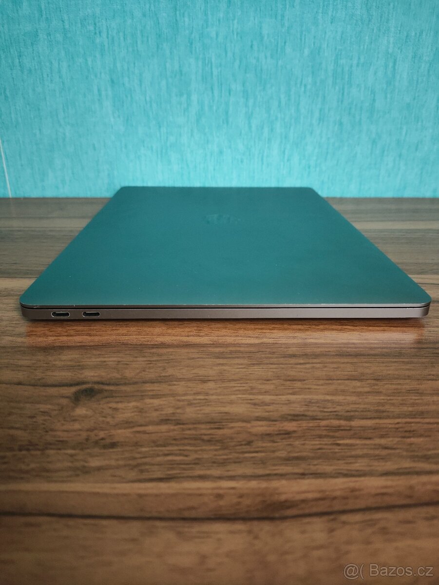 MacBook Pro 2017 | i5 • 8GB • 128GB SSD - 8