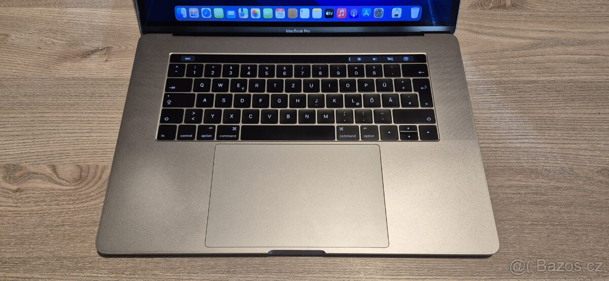MacBook Pro 15" 2016 A1707/Touch Bar/i7 /16GB/512GB/R455 2G - 8
