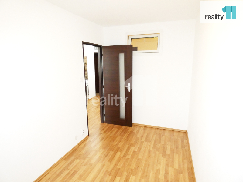 K pronájmu zrekonstruovaný byt 3+kk, 47 m2, Nekvasilova, Pra - 8