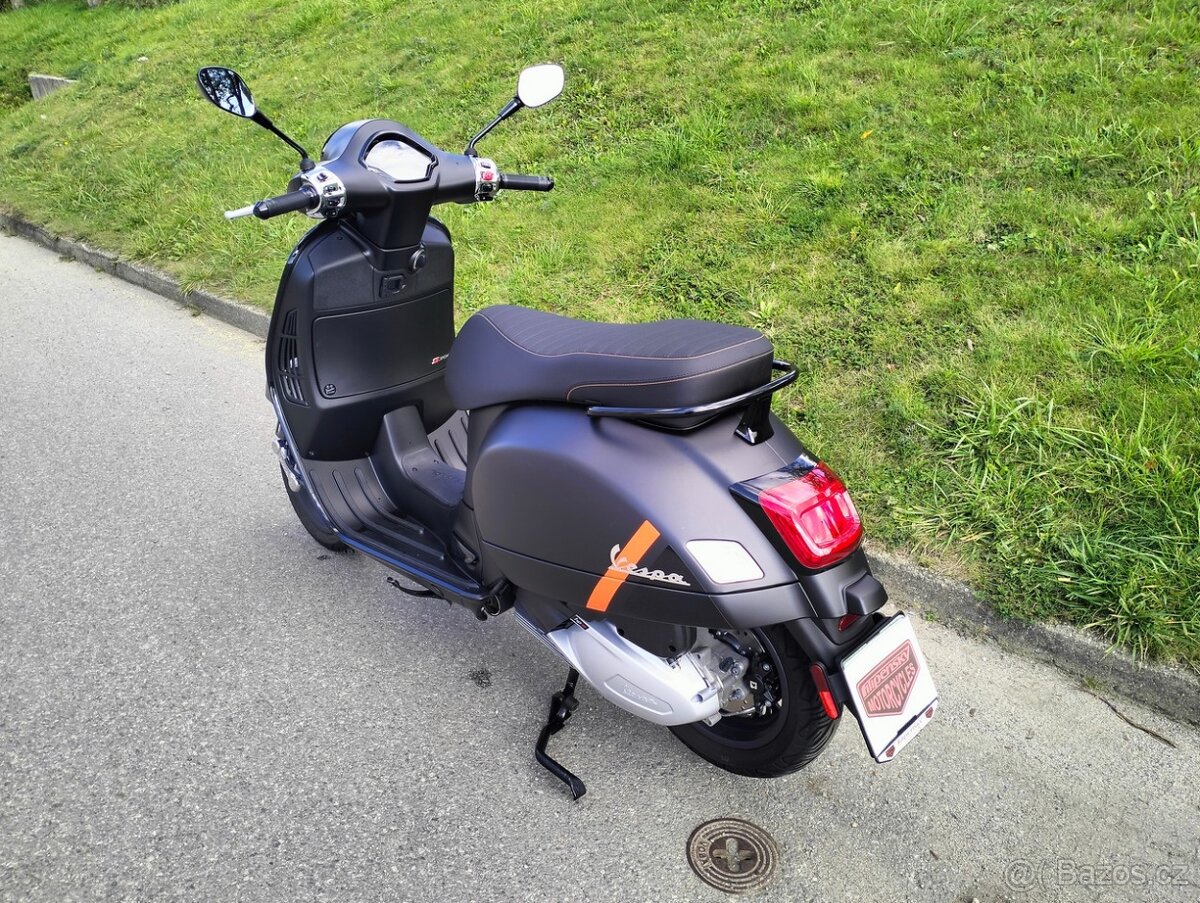 Vespa GTS Super 300 Sport - 8