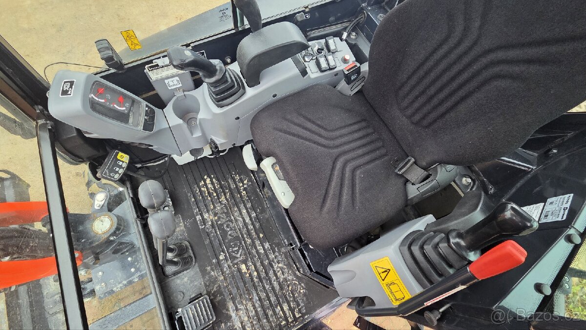 Prodám minibagr Kubota U27-4, jen 145mth - 8