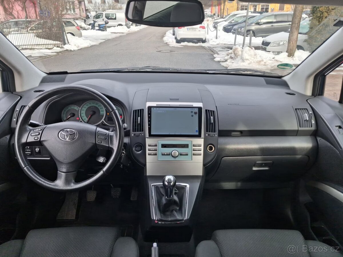 Toyota Corolla Verso 1.8i Sol benzín 95kw - 8