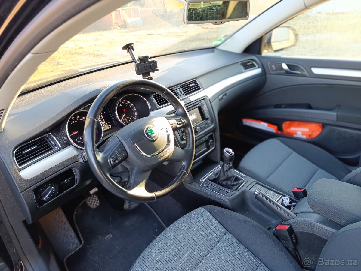 ŠKODA SUPERB COMBI 2.0TDi 4x4 ,, ELEGANCE " - 8