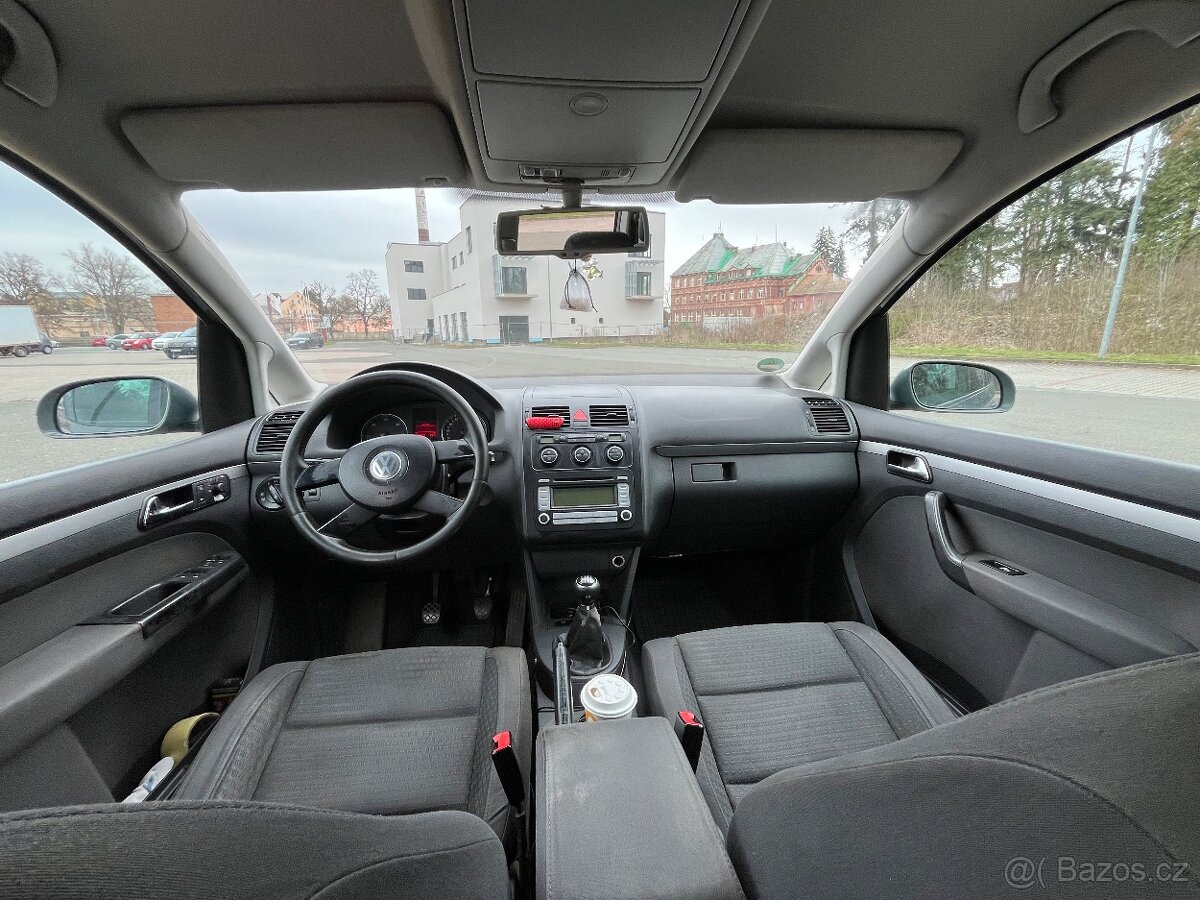 Volkswagen touran - 8