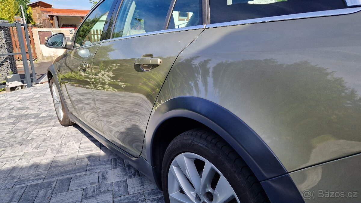 OPEL INSIGNIA COUNTRY TOURER 4x4 2.0 CDTI 120KW.ALU KOLA 18. - 8