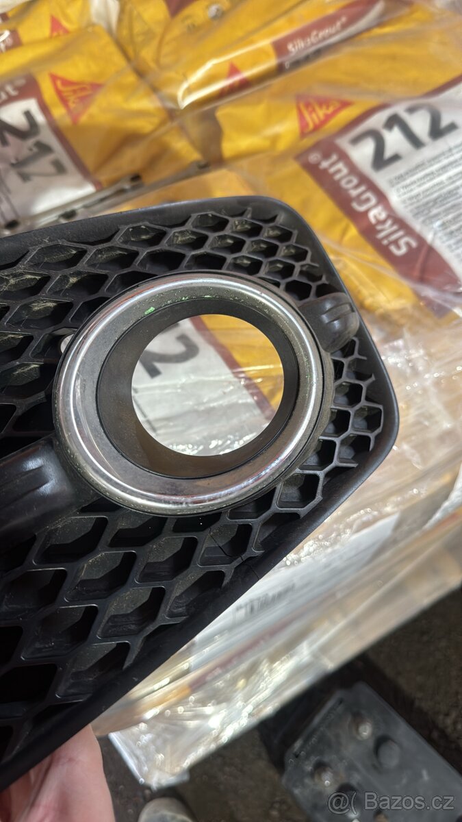 Audi Q5 – přední levá mřížka (MLHOVKA) - 8