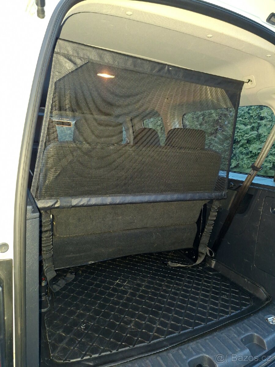 VW Caddy Maxi 2.0 TDI 7 MÍST - 8