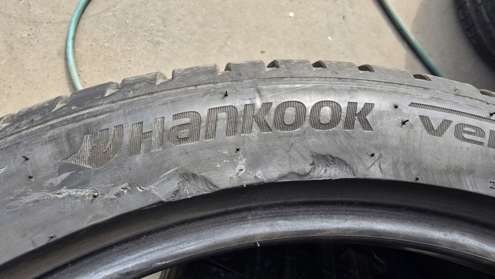 Letní pneu 245/40/19 Hankook - 8