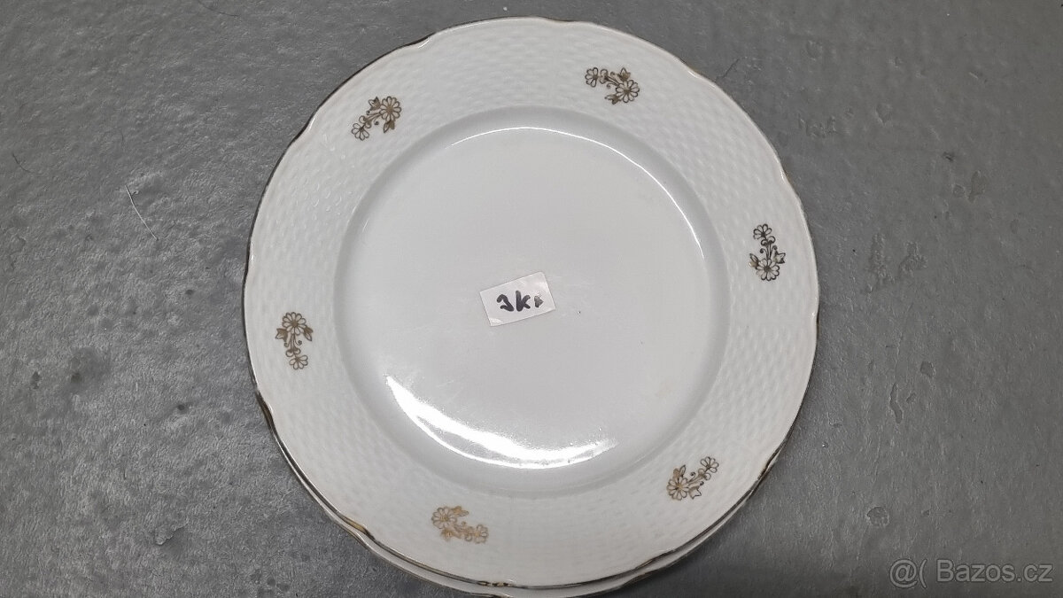 Sada talířů - 8