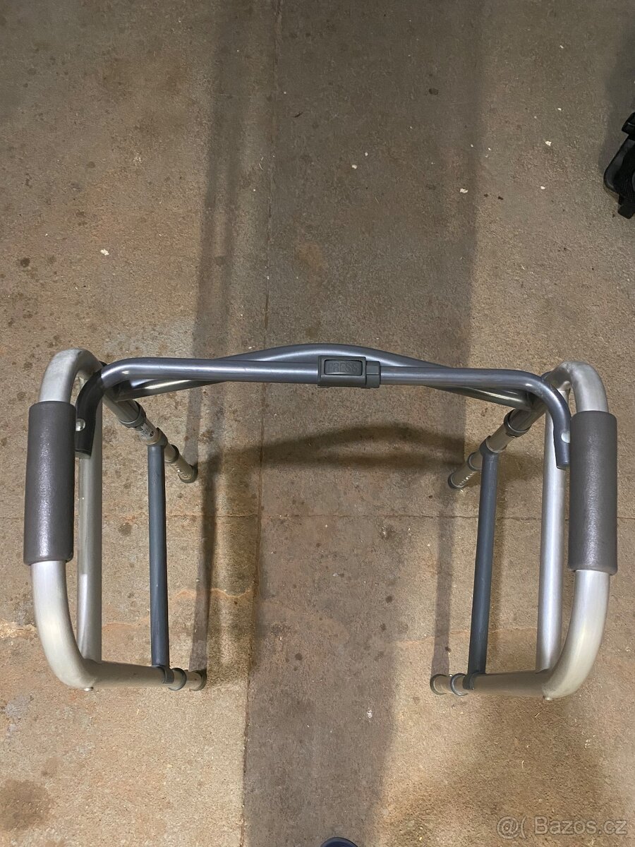 Půjčujeme kompenzační pomůcky - 8