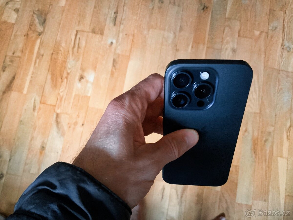 ZAREZERVOVANÉ-iPhone 15 Pro 256GB Black Titanium Krásný stav - 8