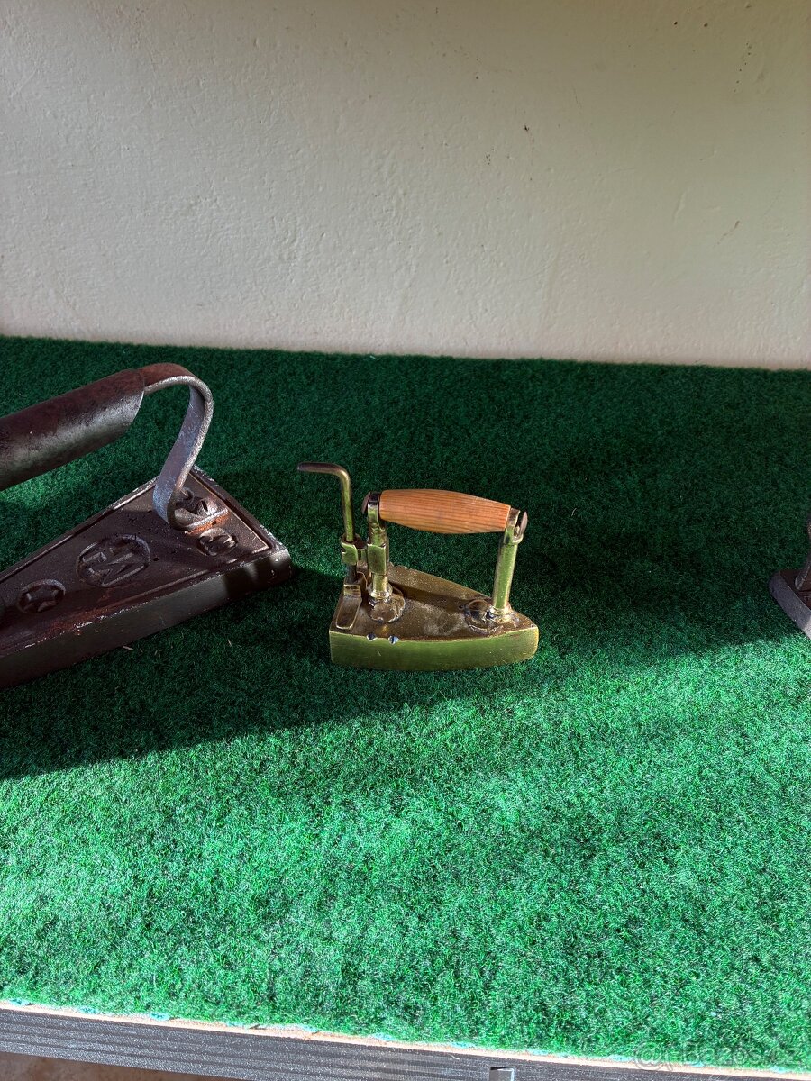 Starožitná žehlička - 8