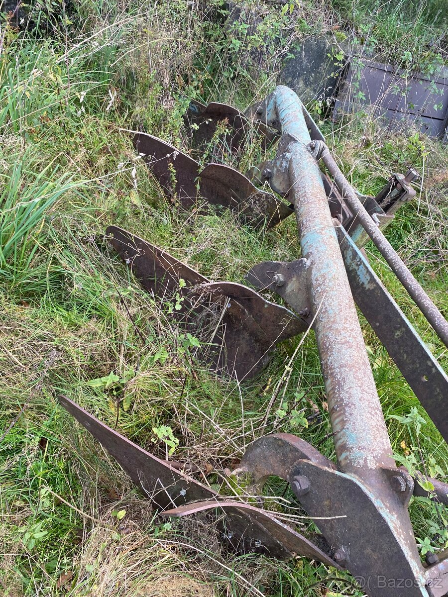 Čtyřradliční pluh - 8