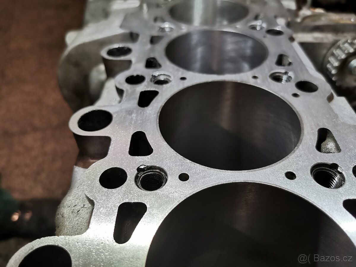 Vw t5 multivan 2.5 tdi 96 kw axd - 8