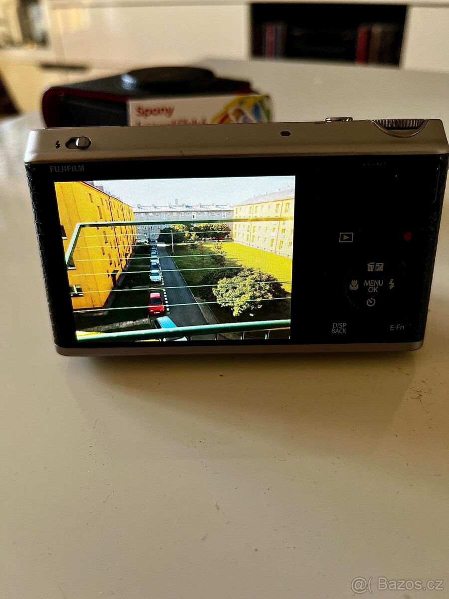 FUJI XF1 - 8