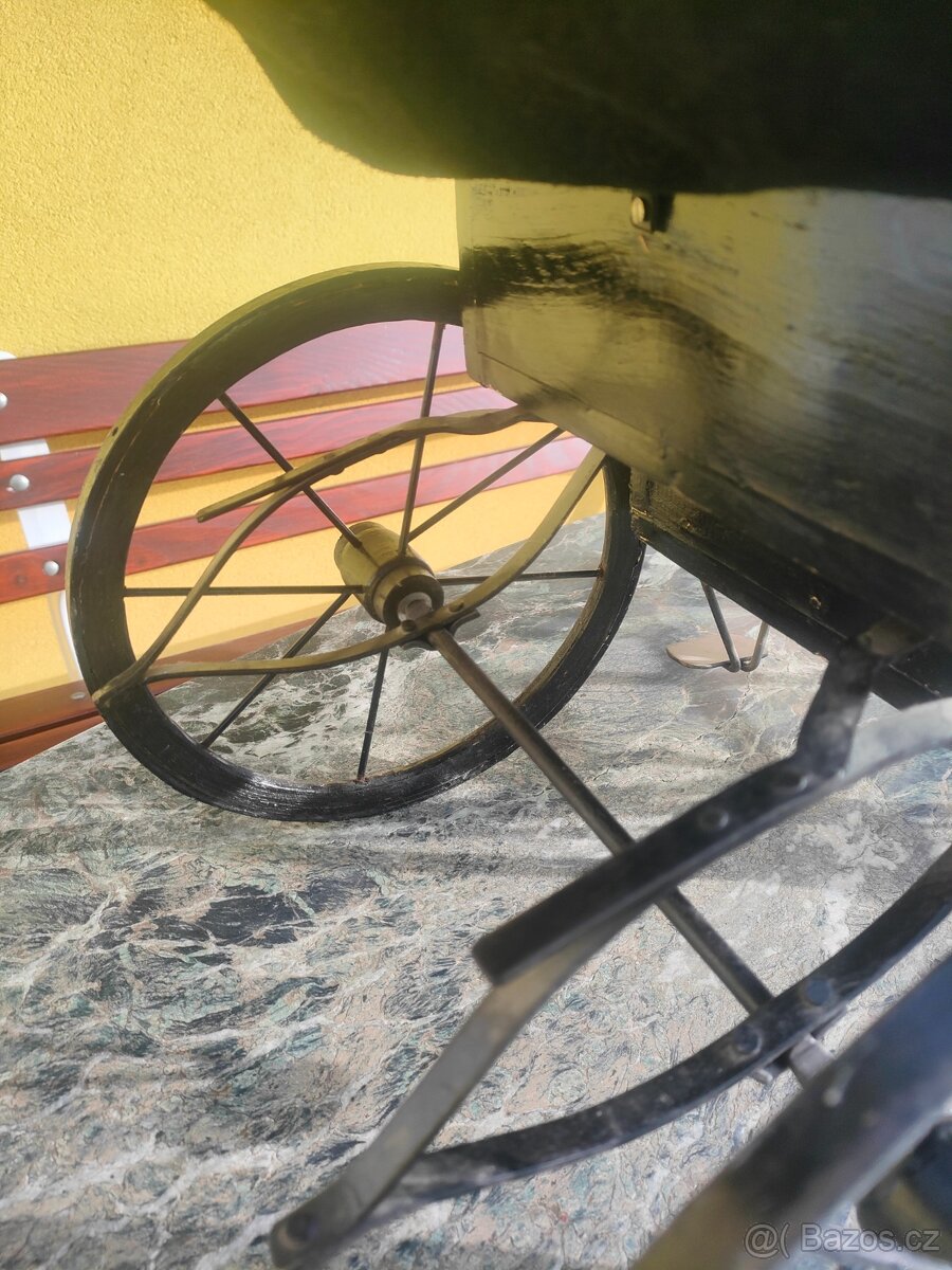 Starý koňský kočár pro panenky Landauer - 8