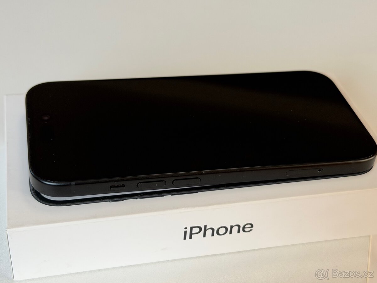 iPhone 15 128 GB Černý - 8