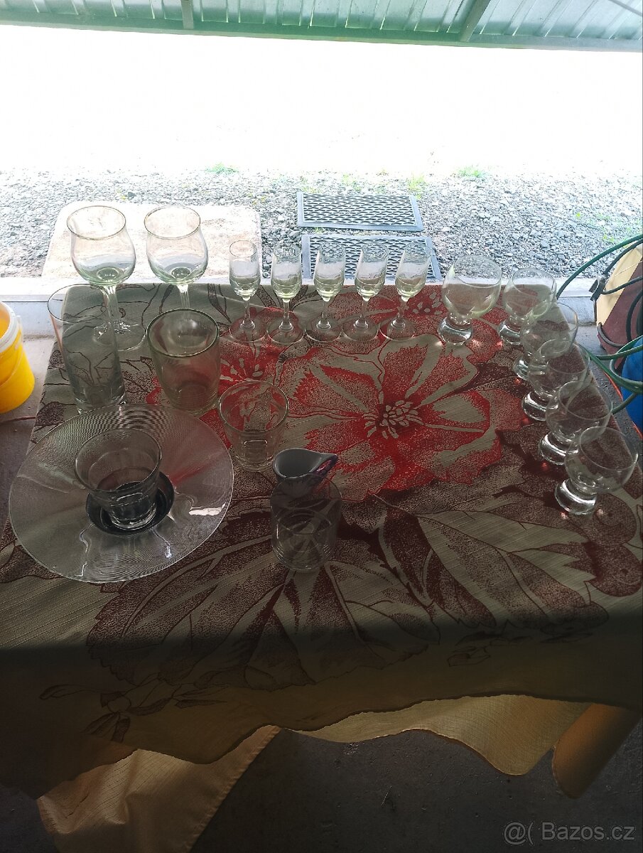 Nabízím od babičky skleničky hrníčky tácky dle foto - 8