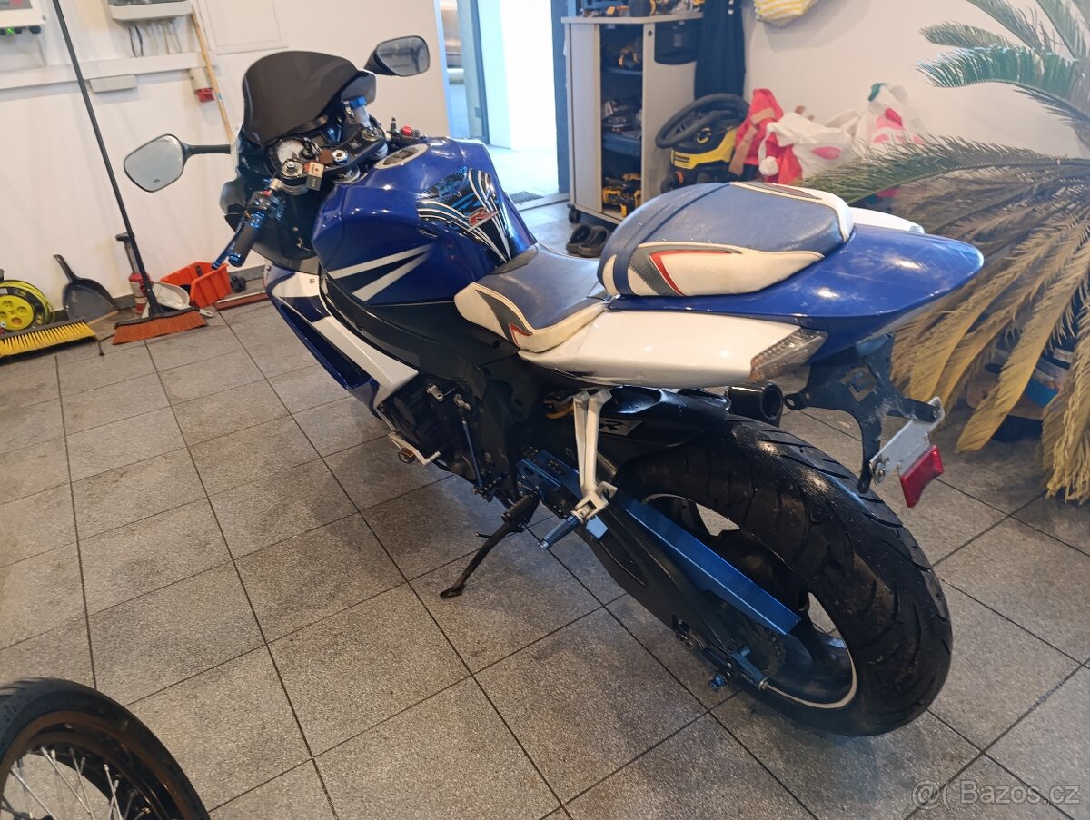 Suzuki GSX-R K7 CR doklady - 8