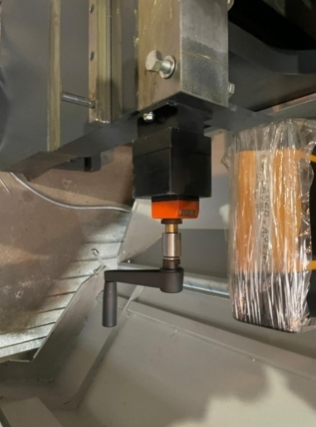 Rok 2024 a hydraulický lis SX 30220 - 8