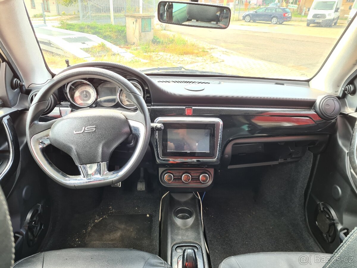 Ligier JS50L 0,5 DCI Elegance - 8