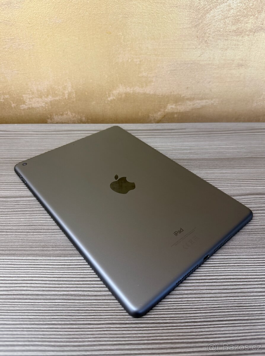 Apple iPad 7 32GB Space Gray, top stav - 8