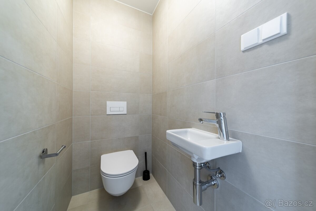 Pokoj s trvalým pobytem pro pár nebo 2 dívky — Praha 9 - 8