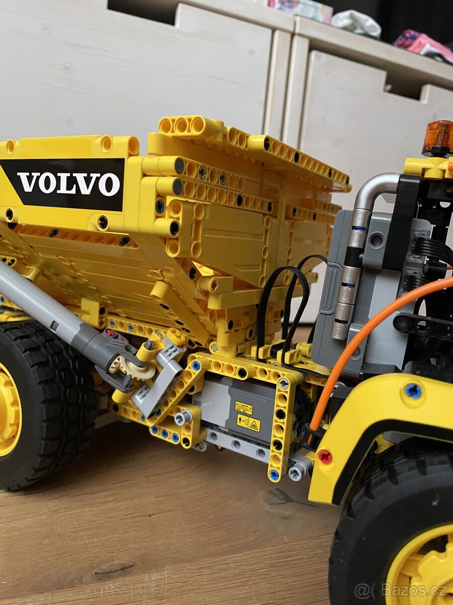 LEGO Technic 42114 Kloubový dampr Volvo 6x6 - 8