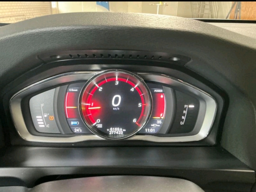 Volvo V60 2.4 D6 plug-in Hybrid awd - 8