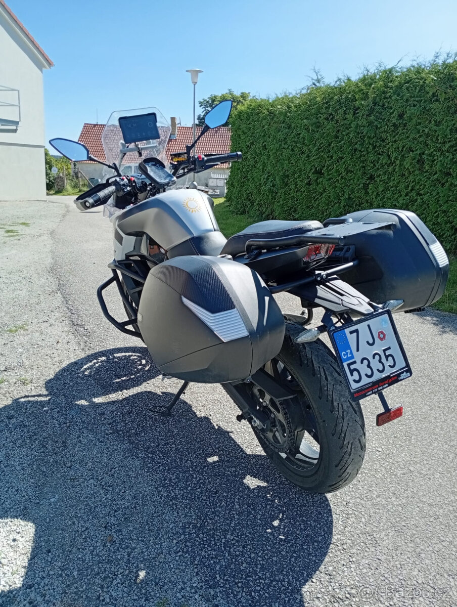 CF MOTO 650 MT Premium - 8