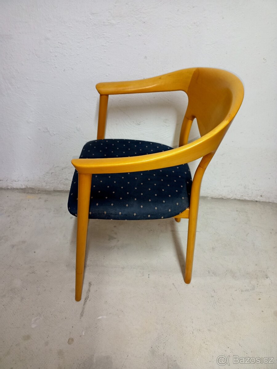 Prodám 4 x hezké čalouněné židle - křesílka z masivu. - 8