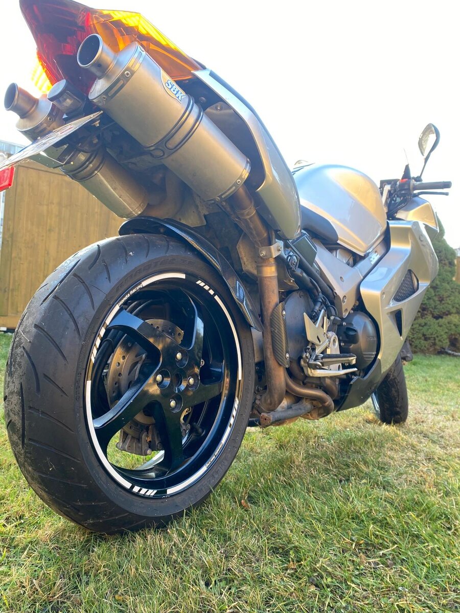 Honda VFR 800 VTEC - 8