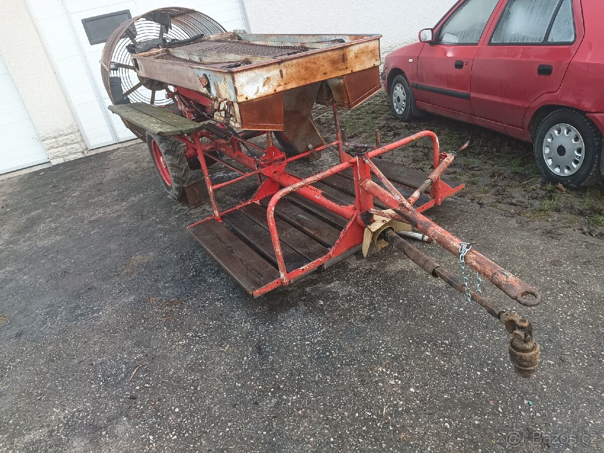 Prodám bramborový kombajn Samro - 8