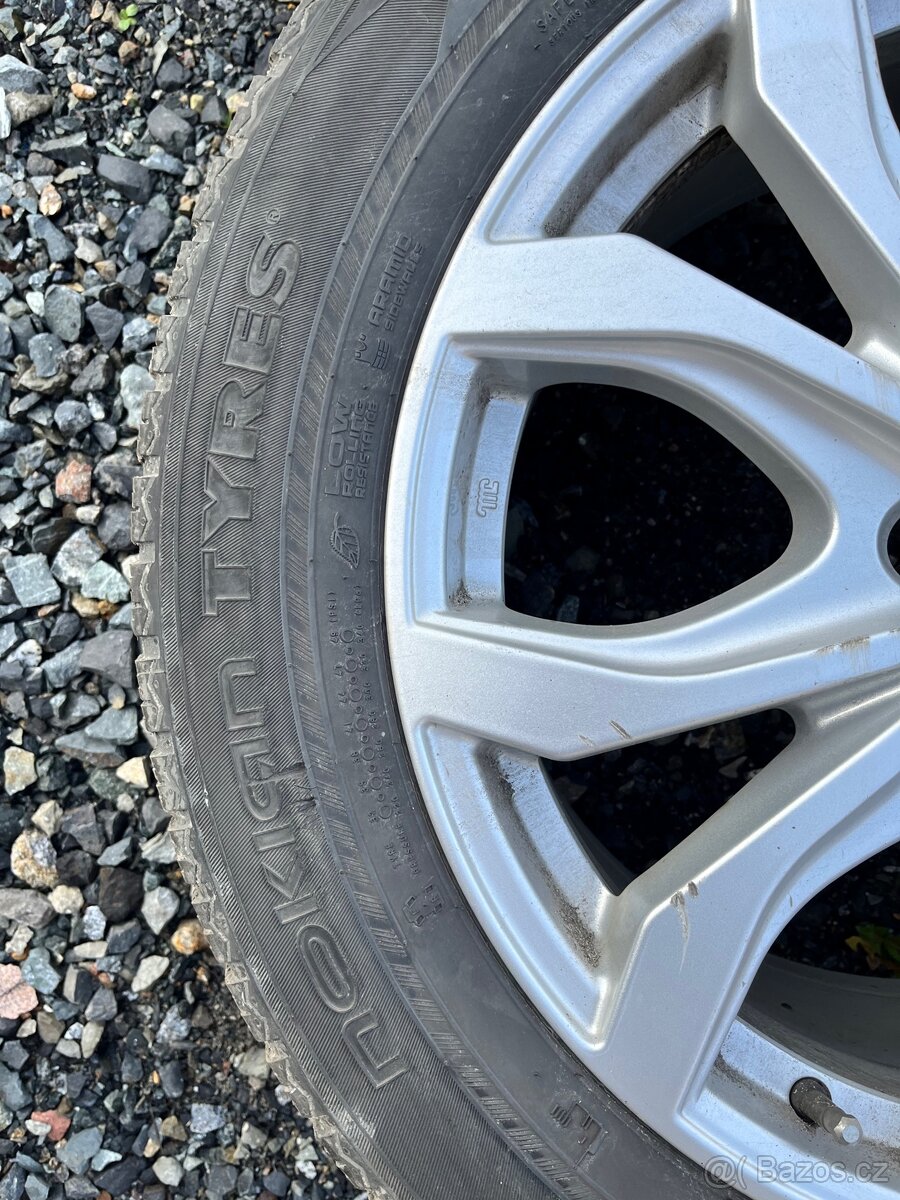 Zimní pneu 255/55 r19 - 8