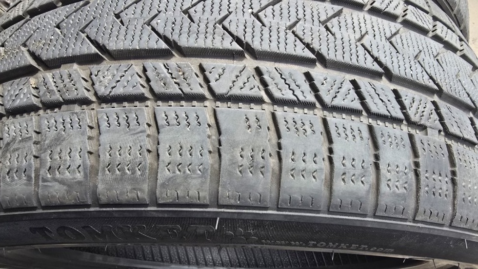 Zimní pneu 245/40/19 Tomket - 8