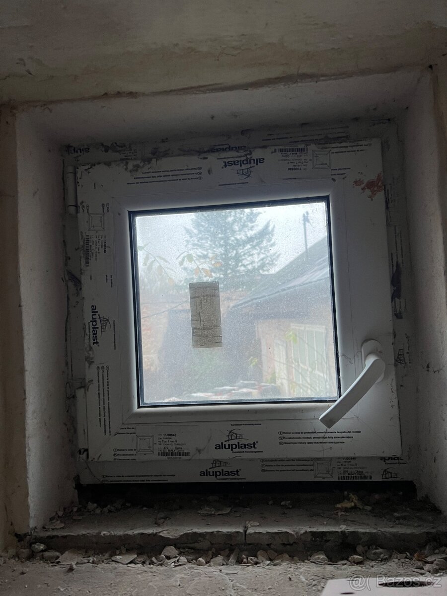 Plastová okna – trojskla i dvojskla, velmi dobrý staV - 8