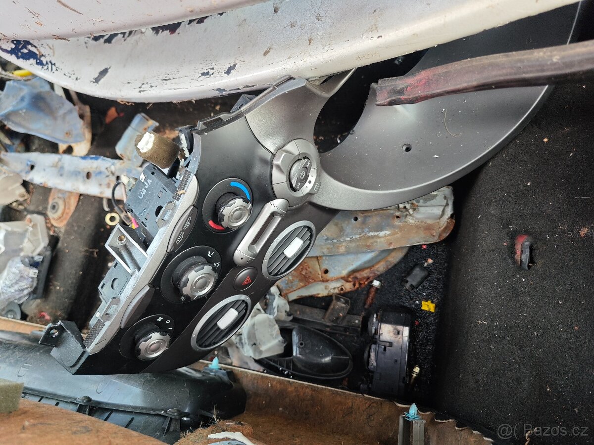 Hyundai Coupe RD2 - Náhradní díly - 8