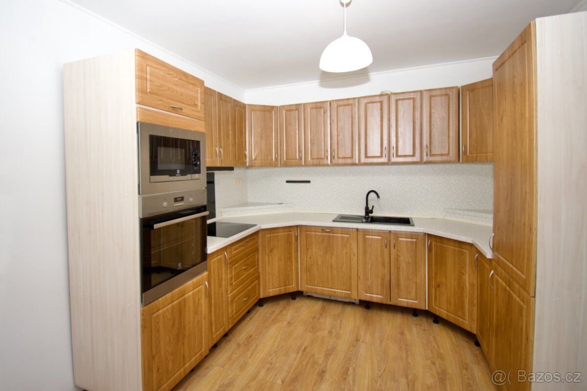 Přízemní rodinný dům 3+1 se zahradou ve Varnsdorfu - 8