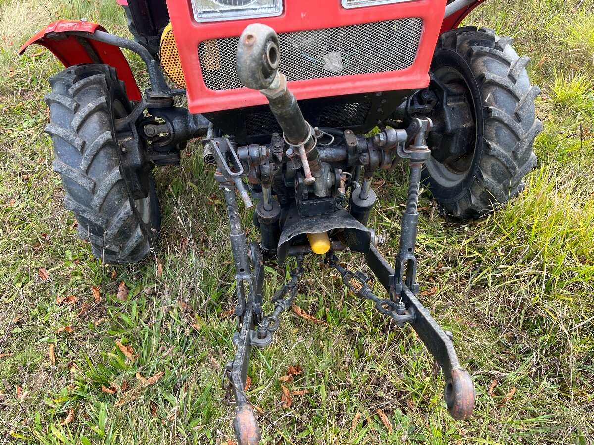 prodám traktor BELARUS 320.4 4x4 - 8