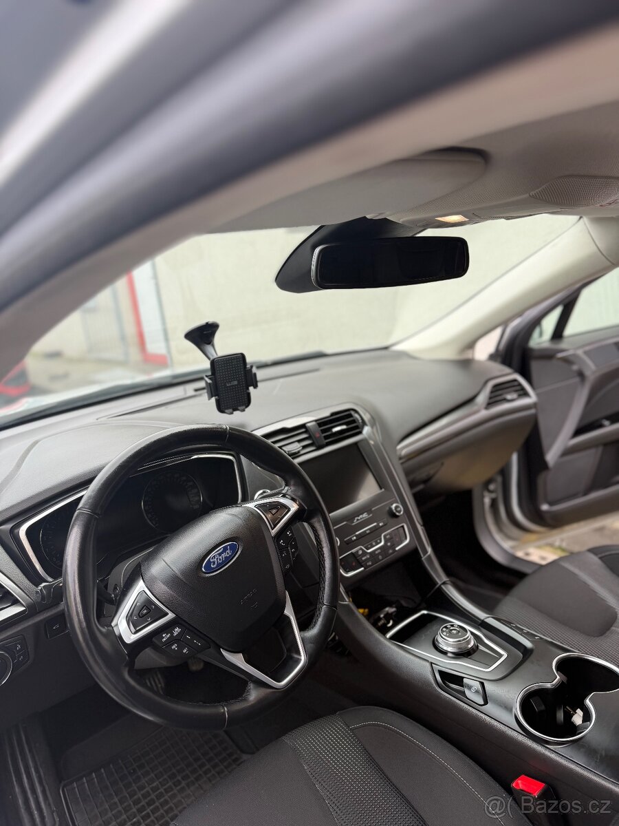 Ford Mondeo 2.0 trčí (140kw) - 8
