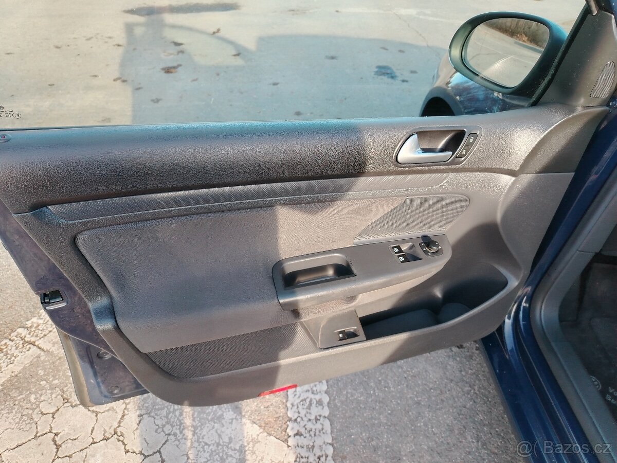 Prodám Volkswagen Golf 5 po servise, STK, v pěkném stavu - 8