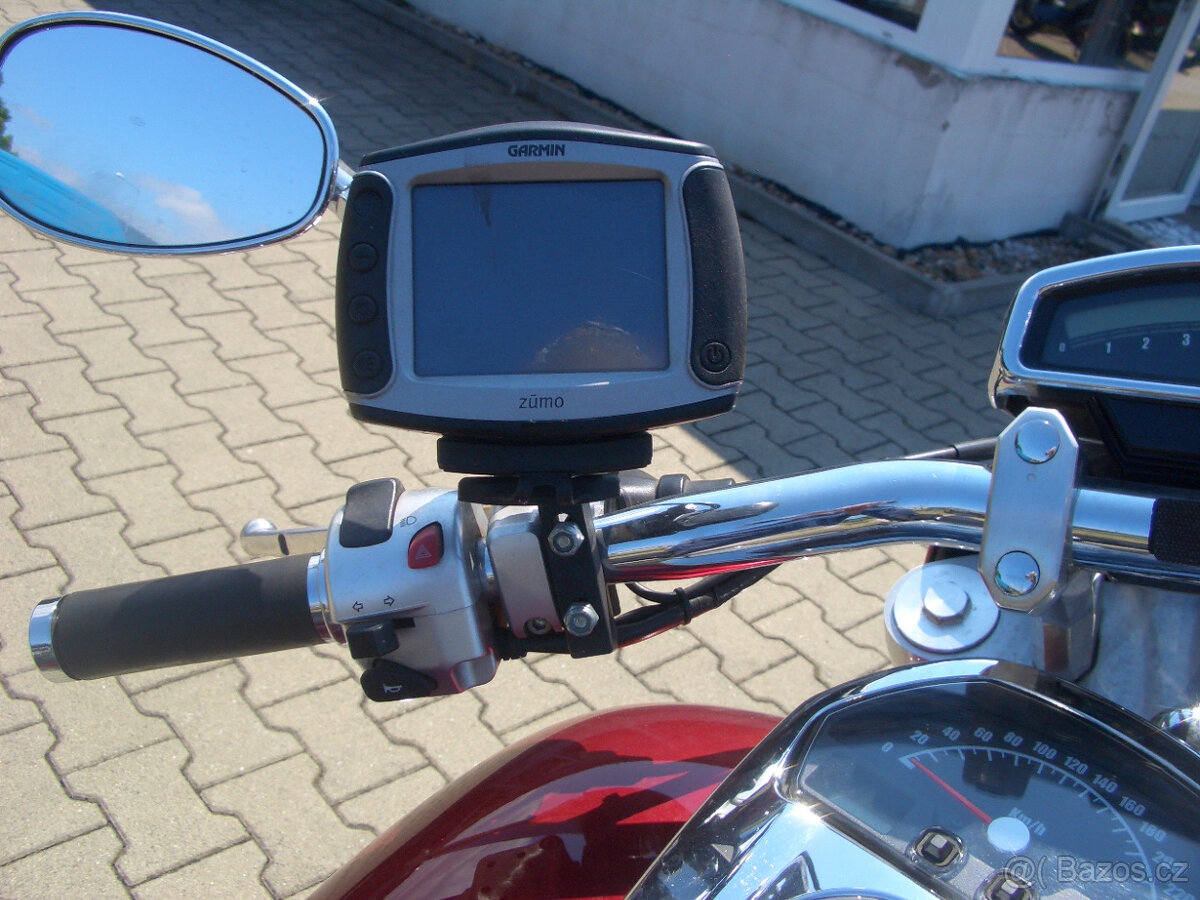 Suzuki Intruder VZR M1800R, brašny, navigace - 8