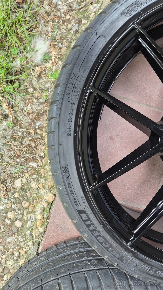 Japan Racing JR 30 5x114,3 R19 - 8