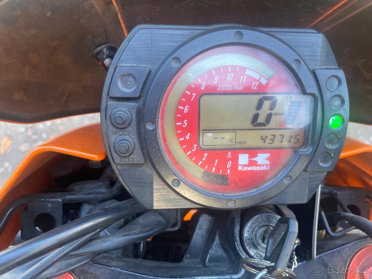 KAWASAKI Z1000 2003 - 8